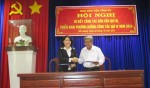 Ông Trần Long Thôn - UVTVTU - Trưởng Ban Dân vận TU và đại diện BGĐ Ngân hàng Nhà nước - Chi nhánh Tiền Giang ký kết chương trình phối hợp tại hội nghị sơ kết công tác dân vận quý III. Ảnh: baoapbac.vn