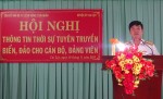 Đại tá Đinh Văn Dũng - Chính ủy Căn cứ 696 Bộ Tư lệnh Vùng 2 Hải quân thông tin tại hội nghị