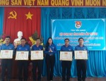 Biểu dương, khen thưởng tập thể, cá nhân có nhiều đóng góp trong việc tham gia hỗ trợ công tác phòng, chống hạn, mặn.