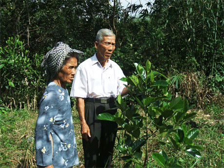 Ông Năm Lình đến thăm một “Khu vườn tình thương” tại ấp Thanh Sơn