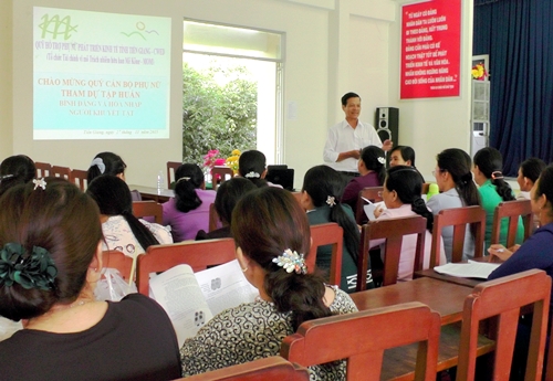 Hội LHPN huyện Cai Lậy tập huấn “Bình đẳng và hòa nhập người khuyết tật”