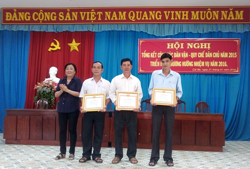 Huyện Cái Bè tổng kết công tác dân vận năm 2015, triển khai nhiệm vụ năm 2016