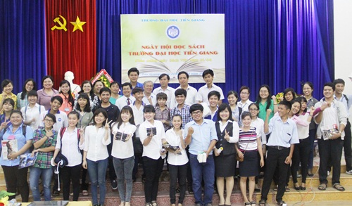 Ngày hội đọc sách Trường Đại học Tiền Giang năm 2016