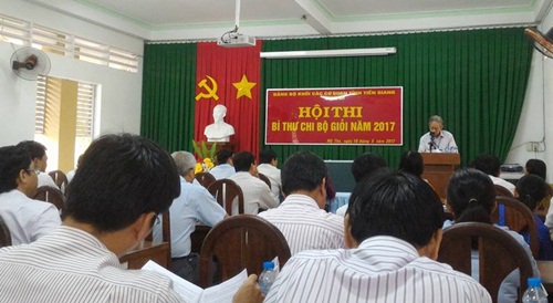 Các thí sinh tham gia hội thi