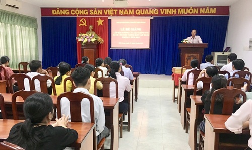 Đồng chí Nguyễn Thanh Hiền, Phó Trưởng  ban Thường trực Ban Tuyên giáo Tỉnh ủy phát biểu