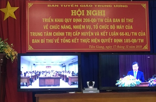 Tại điểm cầu Tiền Giang