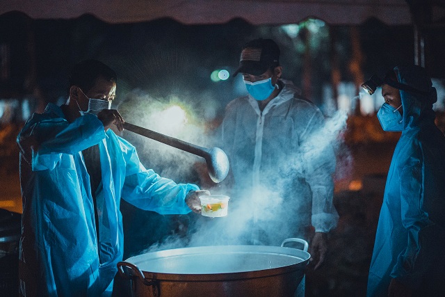 Tác phẩm đoạt giải Nhất “Nồi bánh canh nóng trong đêm lạnh”.