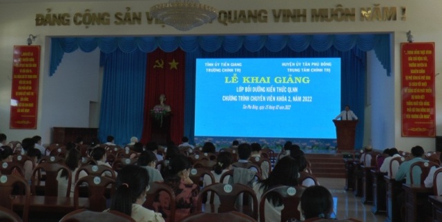 Quang cảnh lớp bồi dưỡng.