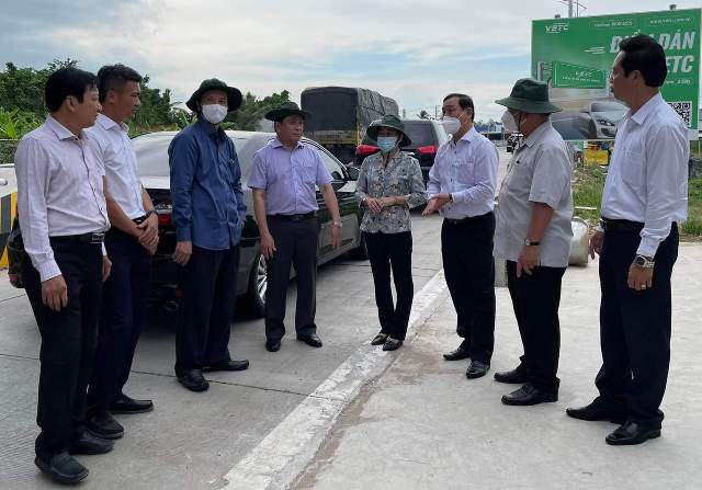 Lãnh đạo tỉnh khảo sát tuyến cao tốc Trung Lương - Mỹ Thuận trước ngày thu phí.