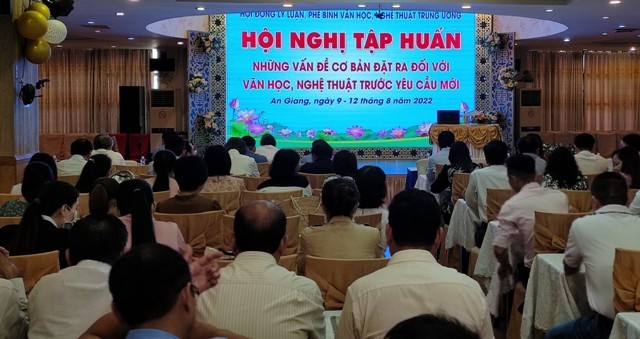 Quang cảnh hội nghị.