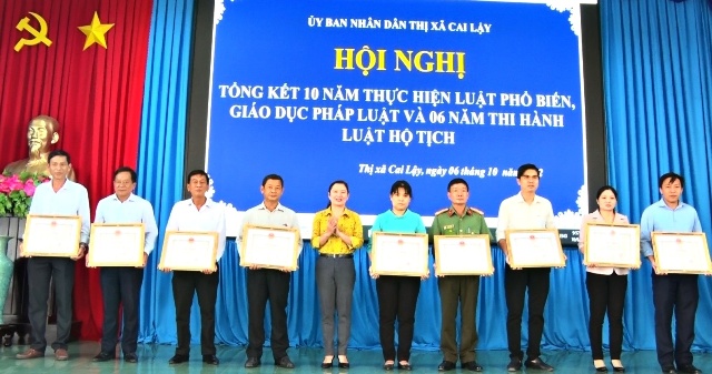 Tổng kết Luật phổ biến, giáo dục pháp luật và Luật hộ tịch