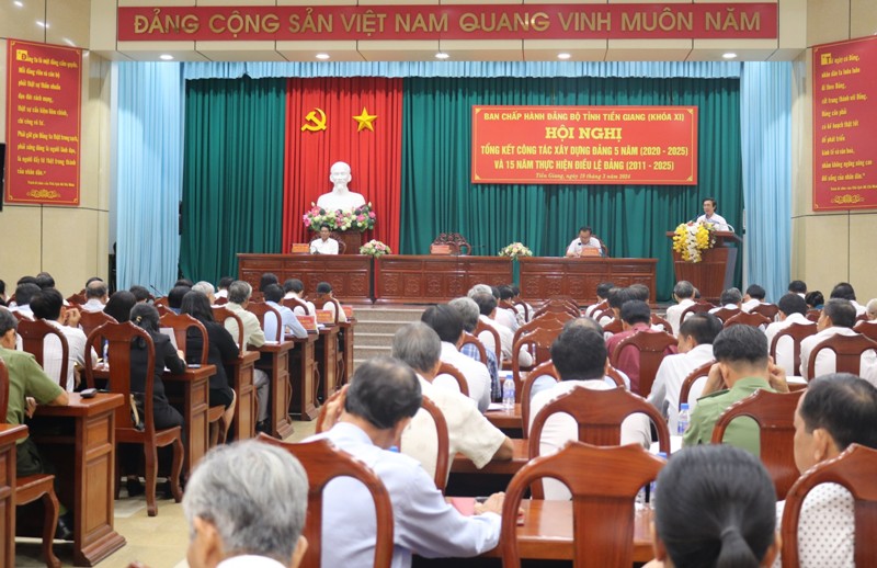 Quang cảnh hội nghị.