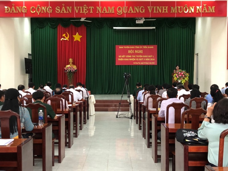 Quang cảnh hội nghị.